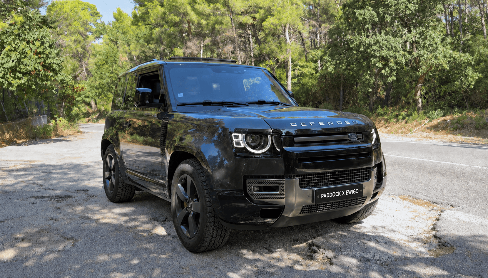 Land Rover Defender P400 2021 — vue extérieure